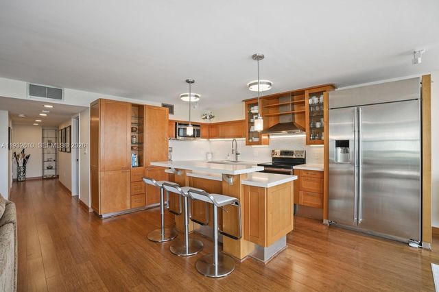 6423 Collins Avenue 1005, Miami Beach, FL 33141