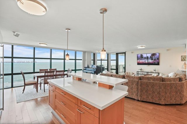 6423 Collins Avenue 1005, Miami Beach, FL 33141