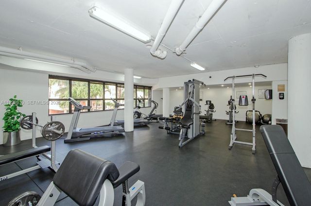 6423 Collins Avenue 1005, Miami Beach, FL 33141