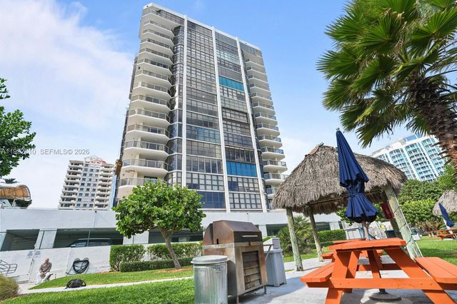 6423 Collins Avenue 1005, Miami Beach, FL 33141