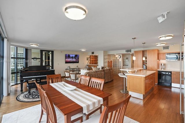 6423 Collins Avenue 1005, Miami Beach, FL 33141