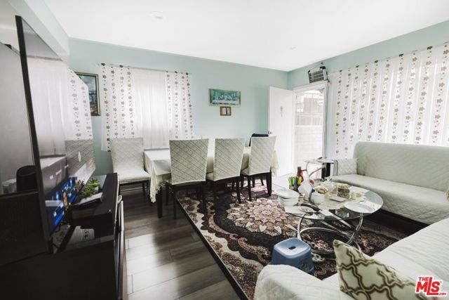 1151 N Columbus Avenue, Glendale, CA 91202