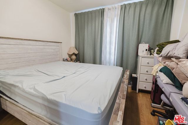 1151 N Columbus Avenue, Glendale, CA 91202