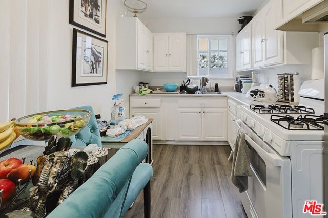 1151 N Columbus Avenue, Glendale, CA 91202