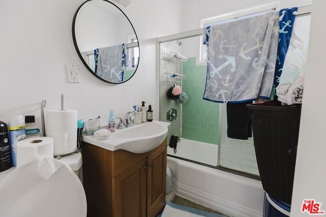 1151 N Columbus Avenue, Glendale, CA 91202