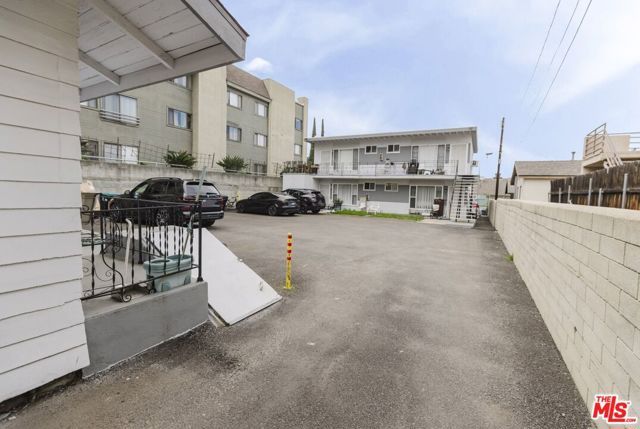 1151 N Columbus Avenue, Glendale, CA 91202