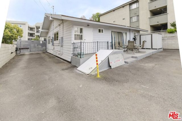 1151 N Columbus Avenue, Glendale, CA 91202