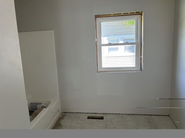 828 SCHOOL PLACE, Green Bay, WI 54303