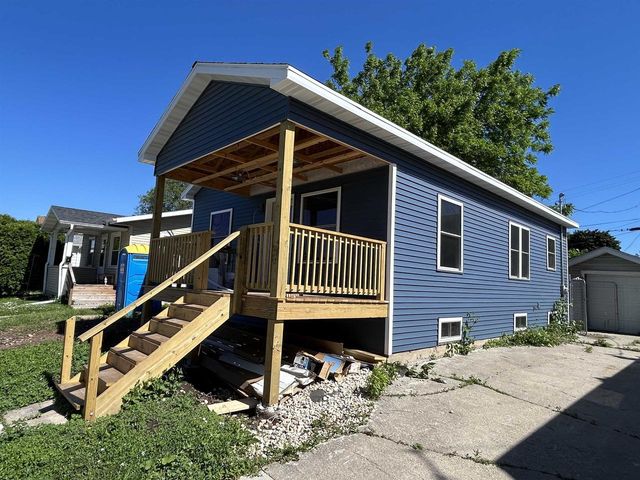 828 SCHOOL PLACE, Green Bay, WI 54303