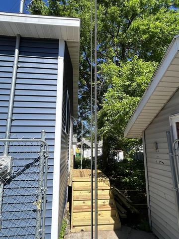 828 SCHOOL PLACE, Green Bay, WI 54303
