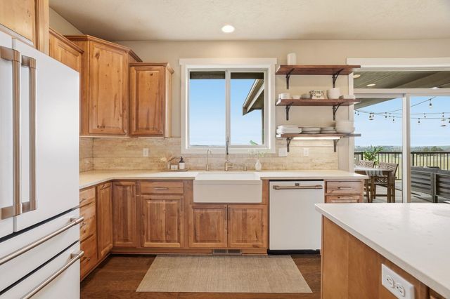 10909 S BRUNA Rd, Valleyford, WA 99036