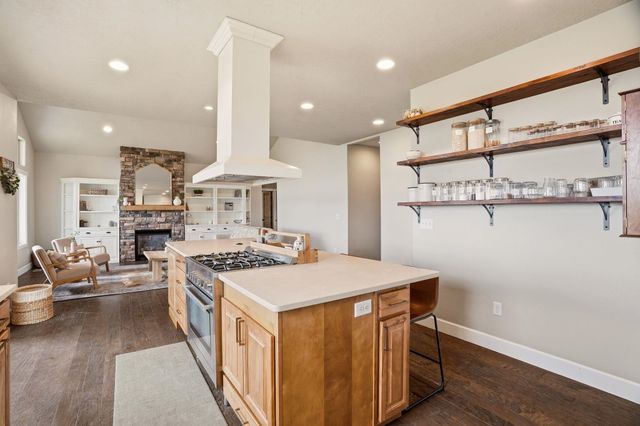 10909 S BRUNA Rd, Valleyford, WA 99036