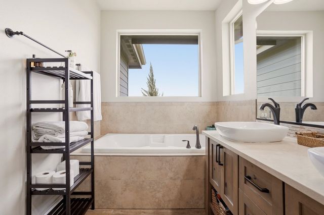 10909 S BRUNA Rd, Valleyford, WA 99036