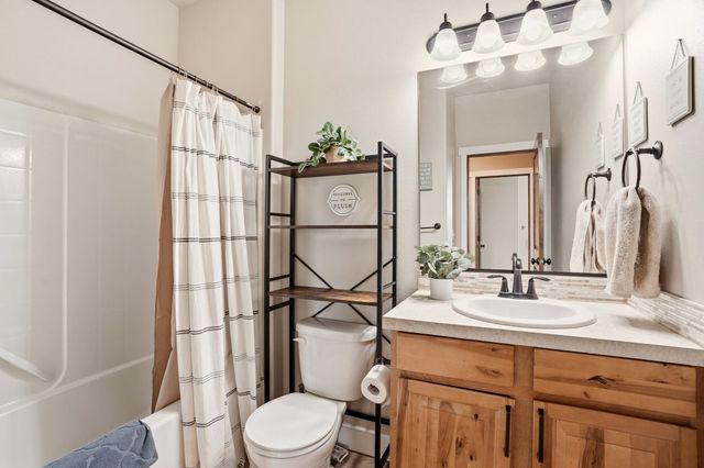 10909 S BRUNA Rd, Valleyford, WA 99036