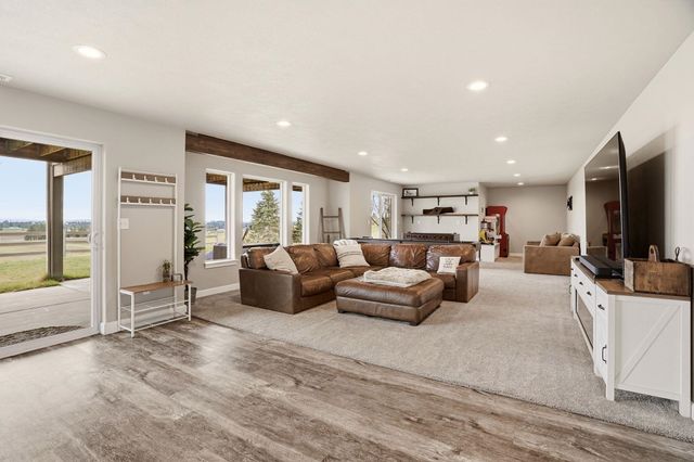 10909 S BRUNA Rd, Valleyford, WA 99036