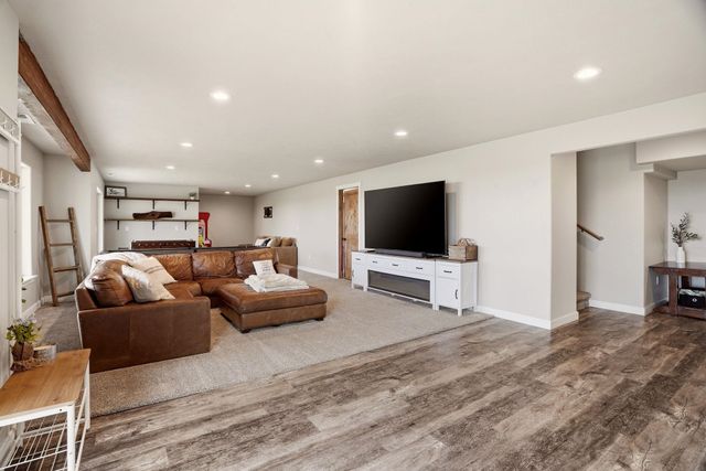 10909 S BRUNA Rd, Valleyford, WA 99036