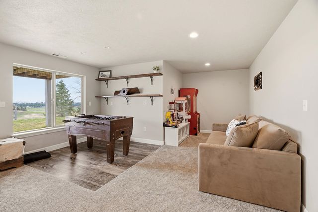 10909 S BRUNA Rd, Valleyford, WA 99036