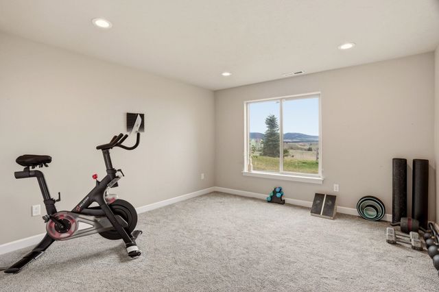 10909 S BRUNA Rd, Valleyford, WA 99036