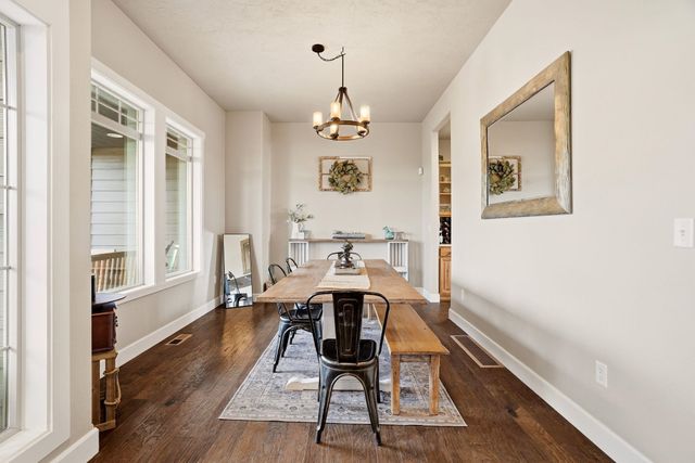 10909 S BRUNA Rd, Valleyford, WA 99036