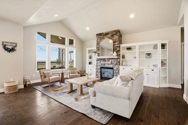 10909 S BRUNA Rd, Valleyford, WA 99036