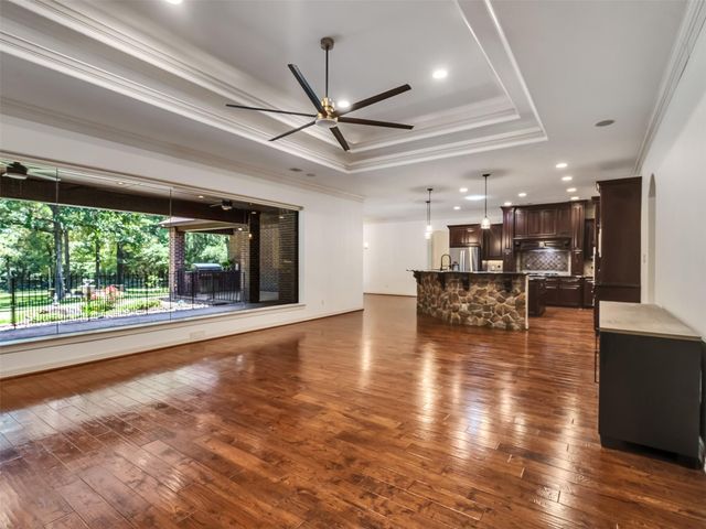 10137 Crown Ranch Boulevard, Montgomery, TX 77316