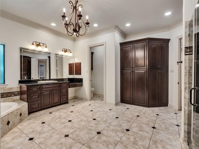 10137 Crown Ranch Boulevard, Montgomery, TX 77316