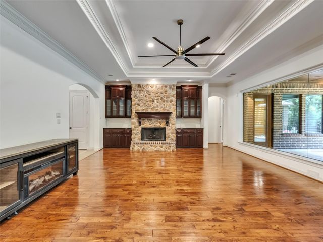 10137 Crown Ranch Boulevard, Montgomery, TX 77316