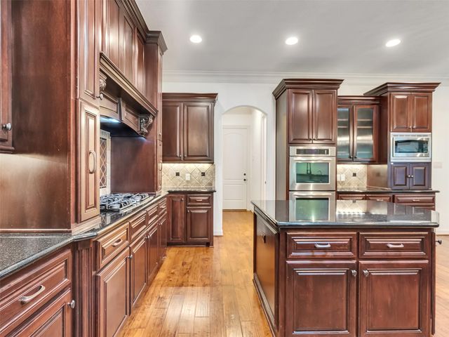 10137 Crown Ranch Boulevard, Montgomery, TX 77316
