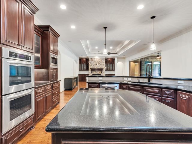 10137 Crown Ranch Boulevard, Montgomery, TX 77316