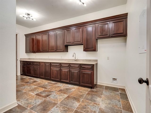 10137 Crown Ranch Boulevard, Montgomery, TX 77316
