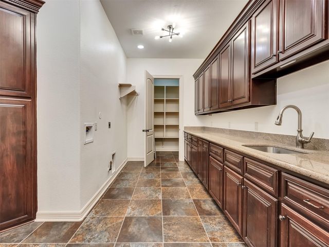 10137 Crown Ranch Boulevard, Montgomery, TX 77316