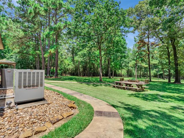 10137 Crown Ranch Boulevard, Montgomery, TX 77316