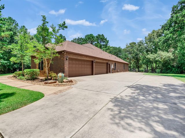 10137 Crown Ranch Boulevard, Montgomery, TX 77316