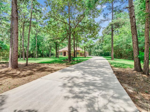 10137 Crown Ranch Boulevard, Montgomery, TX 77316
