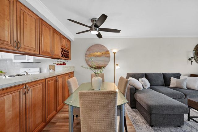 680 Grand Avenue 204, Long Beach, CA 90814