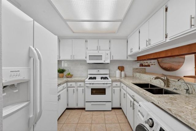 680 Grand Avenue 204, Long Beach, CA 90814