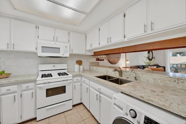 680 Grand Avenue 204, Long Beach, CA 90814
