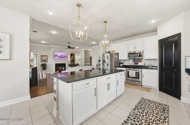 310 Cascade Water Lane, Broussard, LA 70518