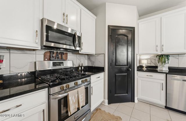 310 Cascade Water Lane, Broussard, LA 70518