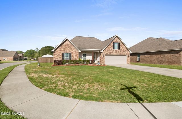 310 Cascade Water Lane, Broussard, LA 70518