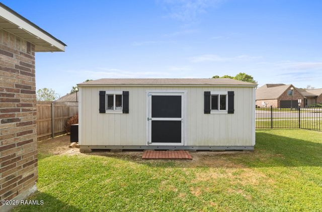 310 Cascade Water Lane, Broussard, LA 70518