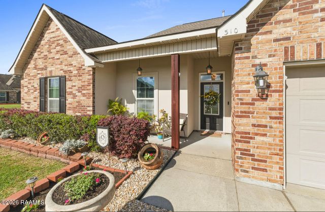 310 Cascade Water Lane, Broussard, LA 70518