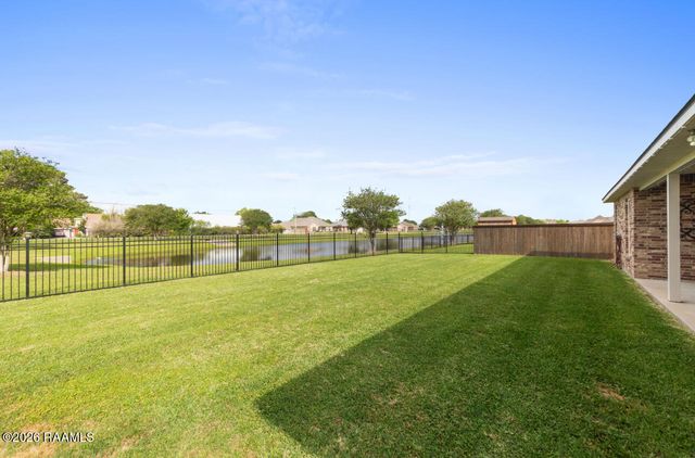 310 Cascade Water Lane, Broussard, LA 70518