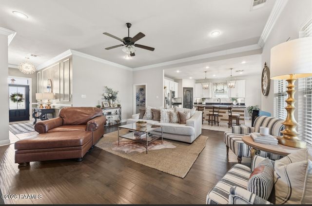 310 Cascade Water Lane, Broussard, LA 70518