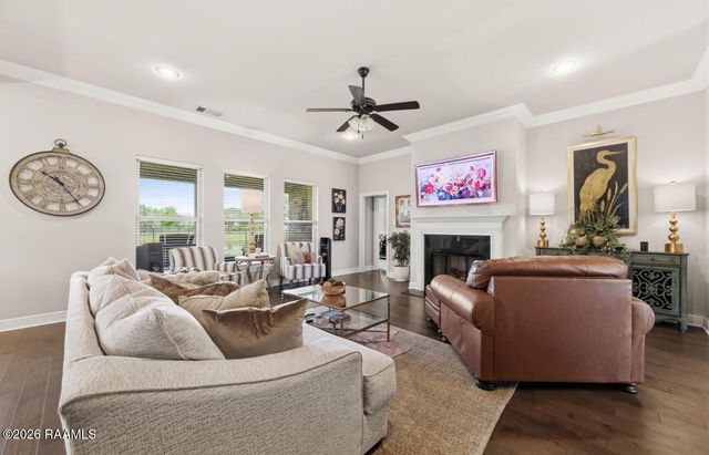 310 Cascade Water Lane, Broussard, LA 70518