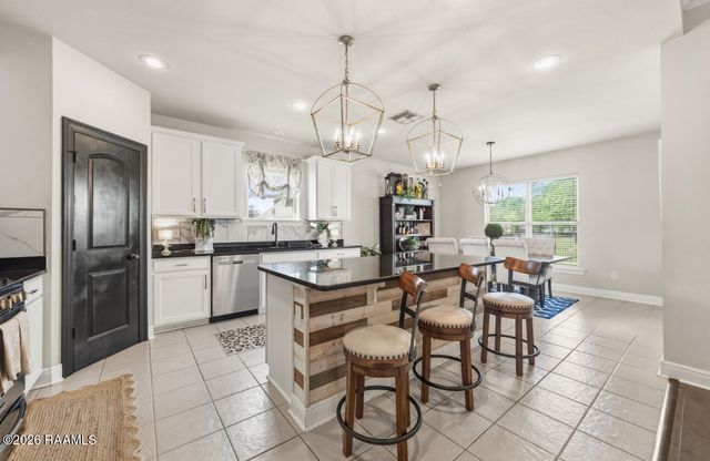 310 Cascade Water Lane, Broussard, LA 70518