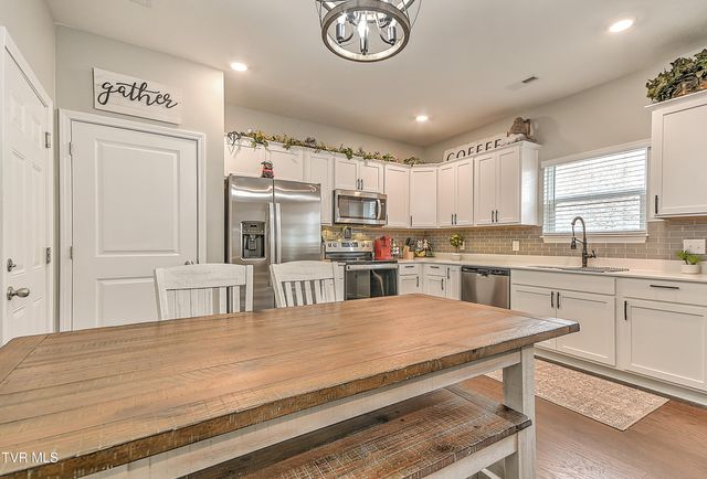 2552 Bridgeforth Crossing, Kingsport, TN 37664