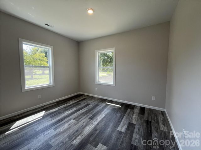6270 Nc 16 Highway N, Conover, NC 28613