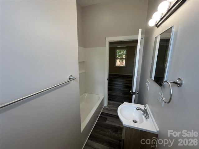 6270 Nc 16 Highway N, Conover, NC 28613