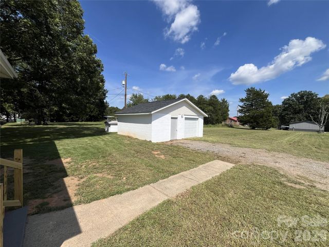 6270 Nc 16 Highway N, Conover, NC 28613